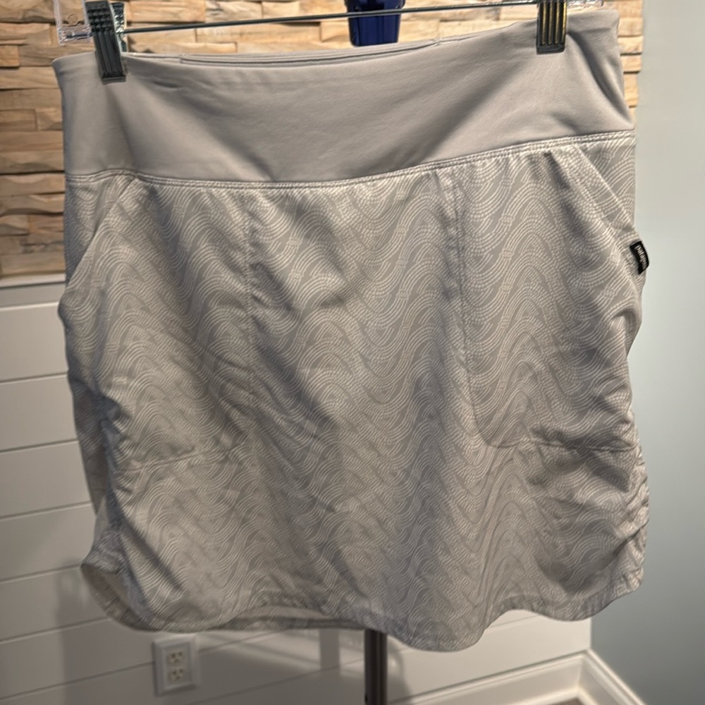Patagonia skort size small. Light grey with off-white (bone) dotted pattern.
